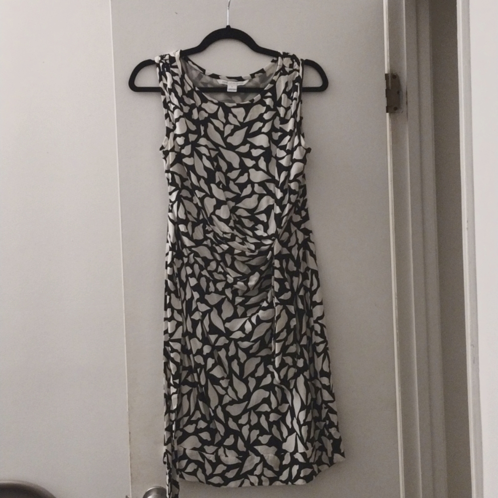 ❌Sold❌Diane Von Furstenberg - Black & White Printed Silk Midi Dress Size 6
